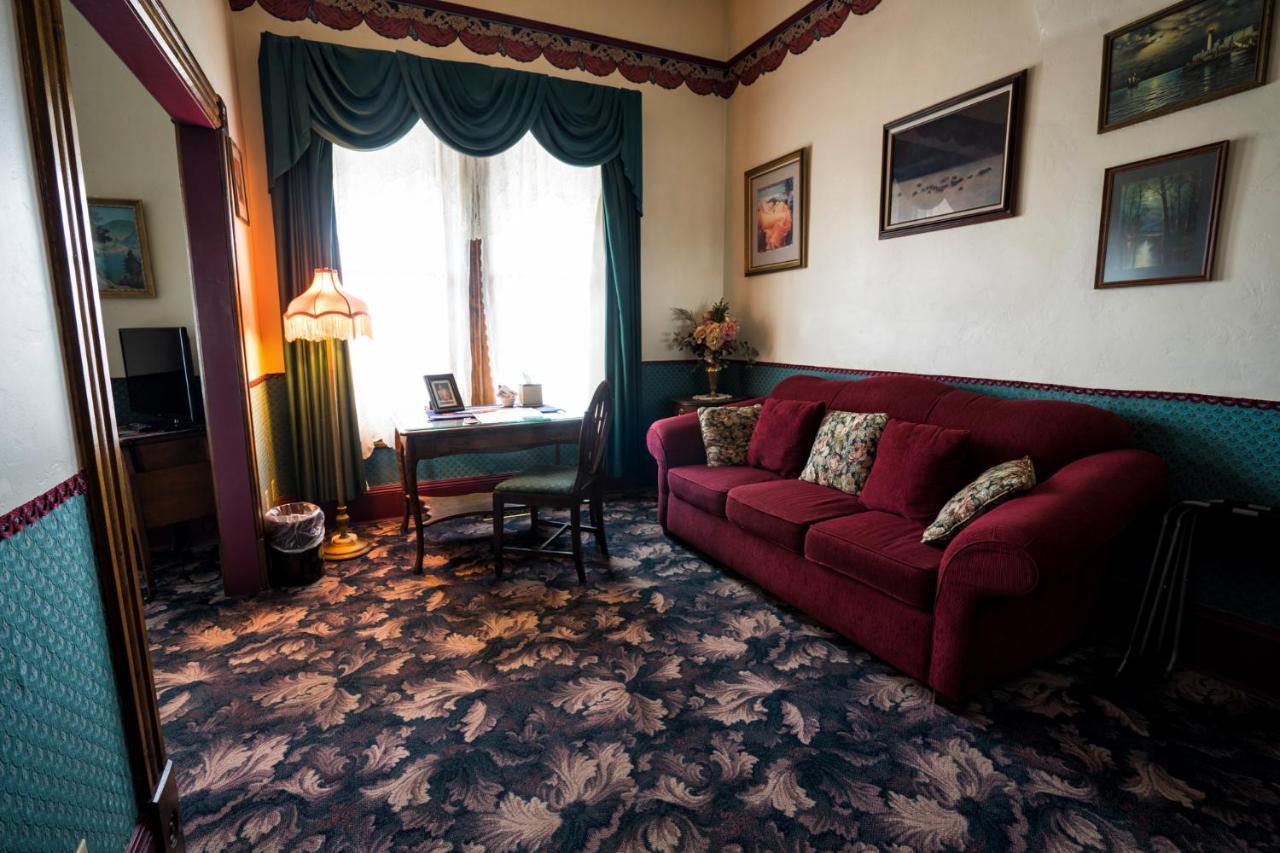 Red Garter Inn Williams Ngoại thất bức ảnh